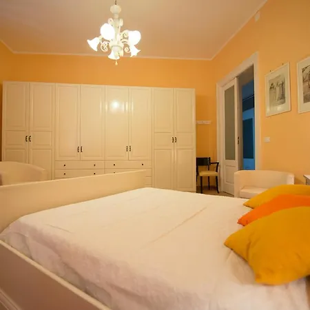 فندق مبيت وإفطار Antico Borgo Teresiano 4*